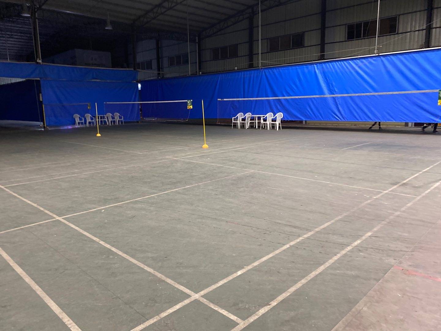 26块有点水泥地的材质,也有贵的场,但是26买不了吃亏